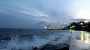 Y2Mate.is - Ялта в ноябре. Набережная, шторм, вечерняя Ялта.