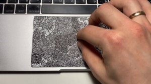 Наклейка для MacBook от dbrand — есть ли смысл?
