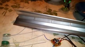 Как сделать светильник УФ облучения для птицы / субтитры