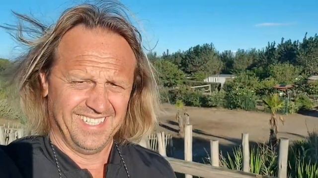 Средиземное море! Франция! На пляже нет людей! Мы в отпуске смотреть онлайн