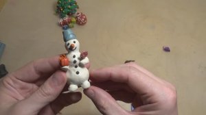 Снеговик из пластилина. Лепим снеговика.