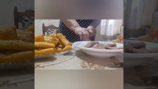 Картофельные палочки.