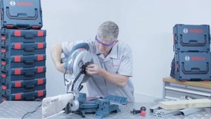 Торцовочная пила с функцией протяжки Bosch GCM 10 MX Professional