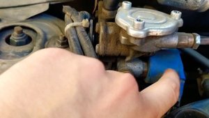 Почему при переходе с бензина на газ машина глохнет. причиной может быть........