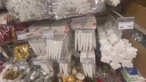 Новогодние игрушки, свечи и хлопушки/Ашан/ Новогодняя коллекция/цены?