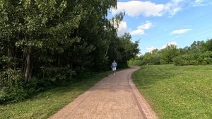 Богач смеялся над сиделкой отца, получившей по завещанию старую баню… А просмотрев запись с камер…