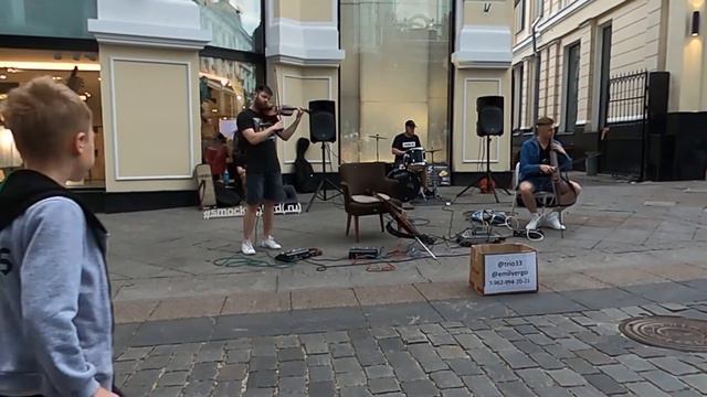 The Cranberries — Zombie. Cover. Кавер. Живое выступление на Кузнецком мосту в Москве. WorldSun смотреть онлайн