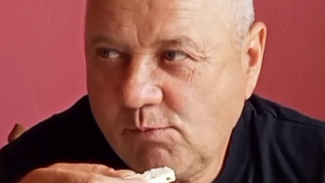 ДЕД ПРОБУЕТ СЫР С ПЛЕСЕНЬЮ *ПОЛЬСКИЙ* (ДЕГУСТАЦИЯ СЫРА) смотреть онлайн