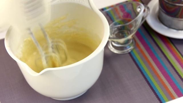 ВКУСНОТА ЗА 15 МИНУТ на завтрак. Быстрый завтрак. ПАНКЕЙКИ с шоколадной начинкой. смотреть онлайн