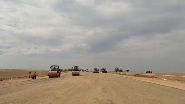 Устройство нижнего слоя основания ЩПС С4. ПК 254+00-256+00. Дата 21.07.2020 г. смотреть онлайн