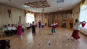 Танец девочек на осенний утренник Маков цвет. Подготовительная группа.
