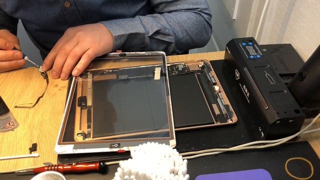iPad 8 Screen Replacement Shown in 7 Minutes! смотреть онлайн
