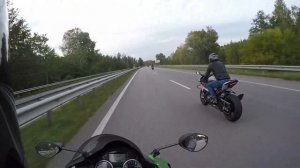 Kawasaki ZX14R VS BMW S1000RR