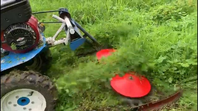 Косилка в действии.  Видео ответ на комментарии. #Пахарь #МотоблокНева #Нева