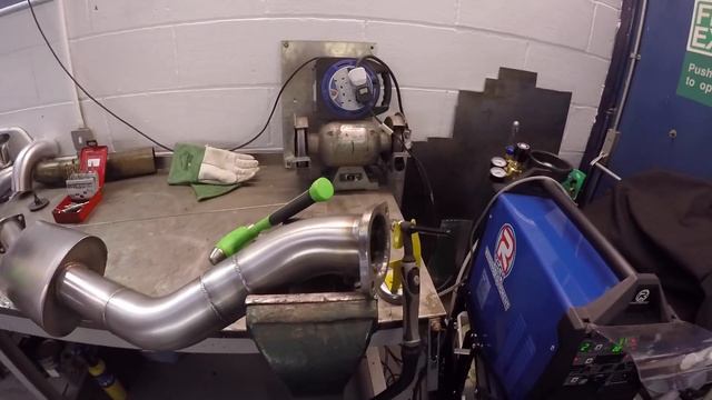 Mana Performance - Mazda RX7 FD Custom Exhaust Fabrication, Rotary Sounds! смотреть онлайн