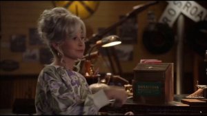 Детство Шелдона - смешные моменты 31. у Мисси начались месячные. Шелдон устроился на работу.