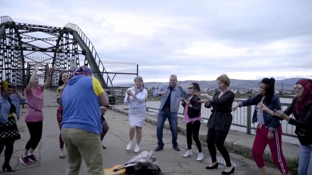 Видеопоздравление от родителей г.Улан-Удэ, выпускникам. Гимназия 33, выпуск 2019, выпуск 69. г. смотреть онлайн