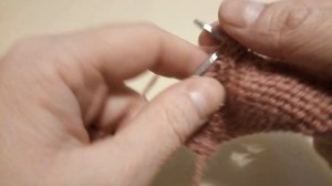 Прибавление петель спицами без дырок и наоборот, три простых способа.