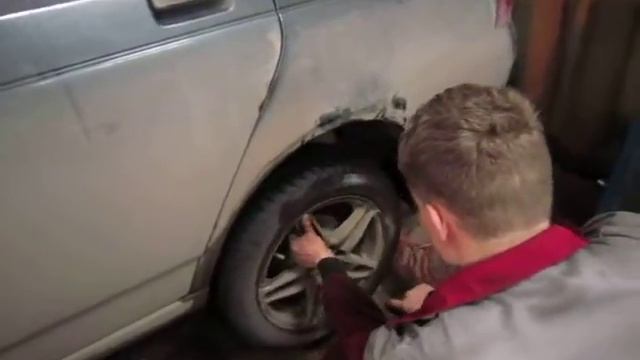 Замена заднего амортизатора автомобиля Лада Приора ваз-2170 смотреть онлайн