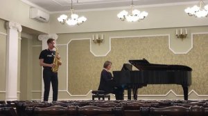 Сюита для саксофона "Скарамуш" Д.Мийо (Вторая часть)