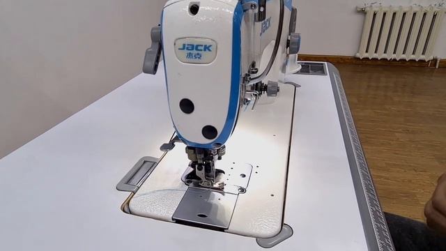 JACK-5558G тўғри чокли мато ёнларини автоматик кесиб беришга мўлжалланган саноат тикув машинаси