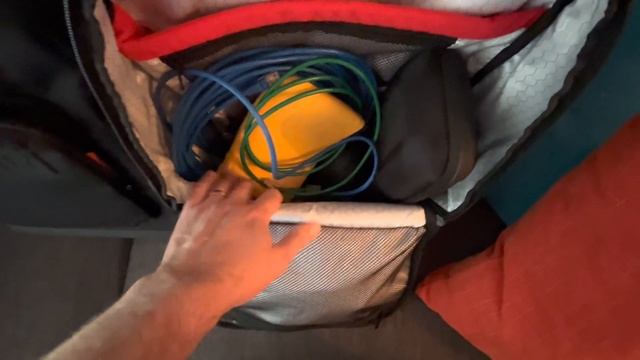 LTT Backpack VS Alienware Area-51m Elite Backpack - And First impressions of LTT Store Backpack смотреть онлайн