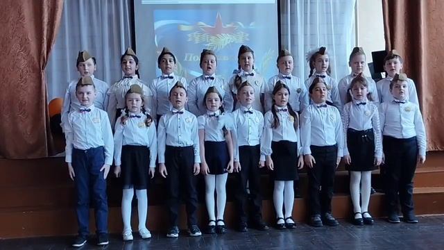Патриотическая песня "Дядя Вова мы с тобой!", Дети 2 "А" класса школы №5
