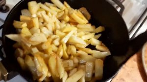 Чугунная сковородка Биол, отзыв о использовании, и опровержение того что чугун это плохо