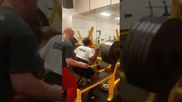 525 squat off(1)