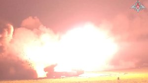 Кадры ночной работы расчетов РСЗО "Смерч" Западного военного округа