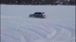 Нива 2121 сток на ВЛИ-5 по снегу