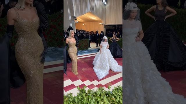 Хлоя Кардашьян ,Кендал,Кайли Дженеры Met gala 2022