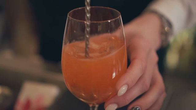 Хилтон вакансия бармен смотреть онлайн