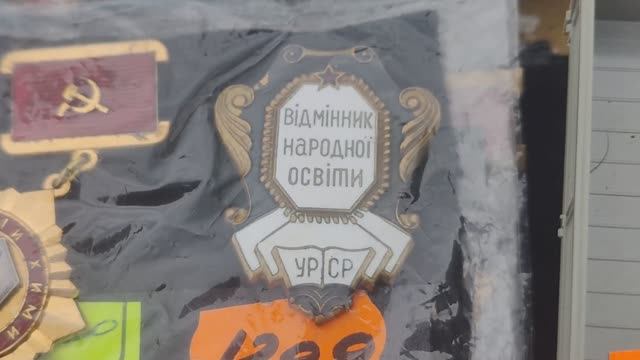 В натуре дорогие значки СССР! Спецрынок Фалерист..