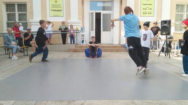 Брейкинг командные (Рандом 2 на 2) - Батл 3 - "Битва школ 2023" смотреть онлайн