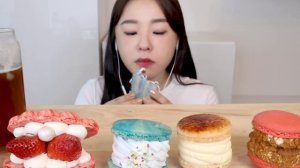 ASMR Macarons Mukbang 뚱카롱 마카롱 먹방? 스쿱당 조개롱보다 큰 조개롱 맛집❓ Giant Shell Macaron Dessert Cream Bread 초콜릿디저