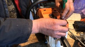 Произвольно газующая "НЕформальная бензопила"Конкретная причина!