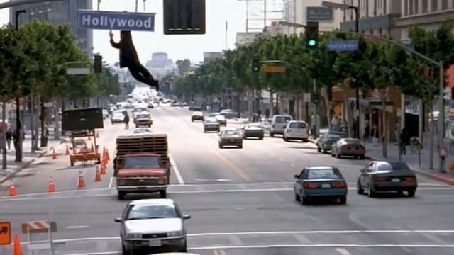 Ли убегает от Картера (Час Пик) смотреть онлайн