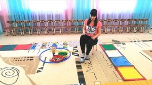 Маленькие ножки бежали по дорожке