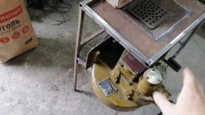 ПЕРЕНОСНОЙ УГОЛЬНЫЙ ГОРН с ручным приводом.