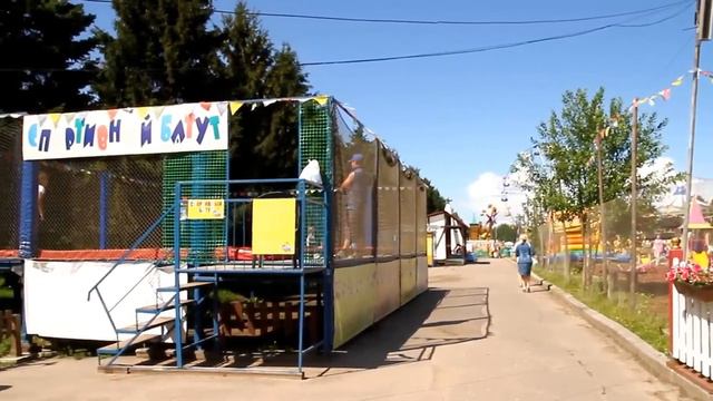 Парк аттракционов в Питере