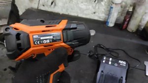 Pro ГАЙКОВЁРТ AEG bss18c12zbl