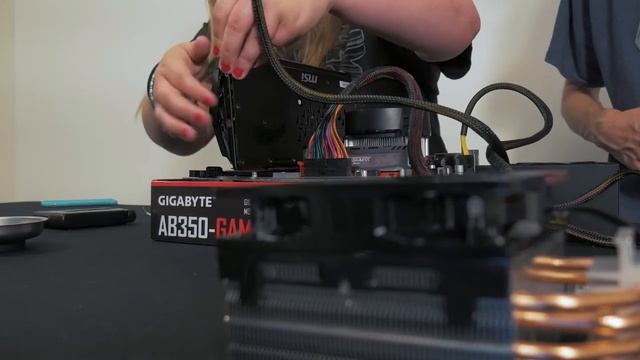 Brittney's Ryzen 5 1500x build смотреть онлайн