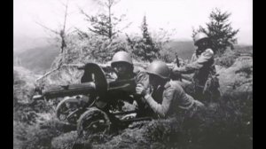 "Бьётся в тесной печурке огонь"