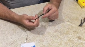 Обзор фонарика 9.5 см.  с FIX PRICE за 50 рублей, или про маленький фонарик который очень яркий