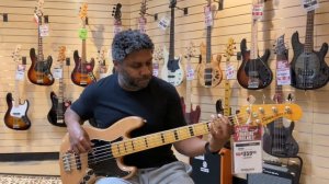 Squier Classic Vibe 70s Jazz Bass V (5-String)