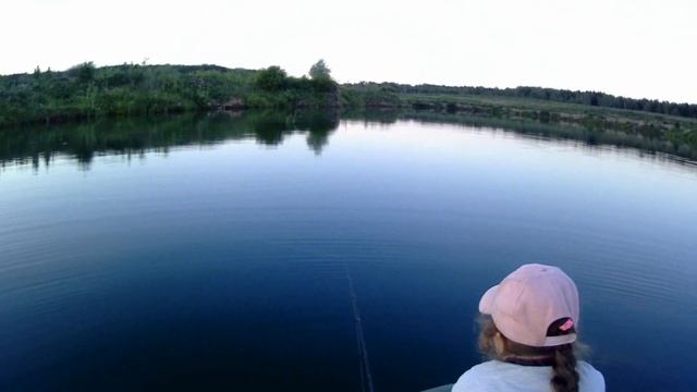 Ловля окуня на блесну с лодки в Ерденевском карьере. Суперклев