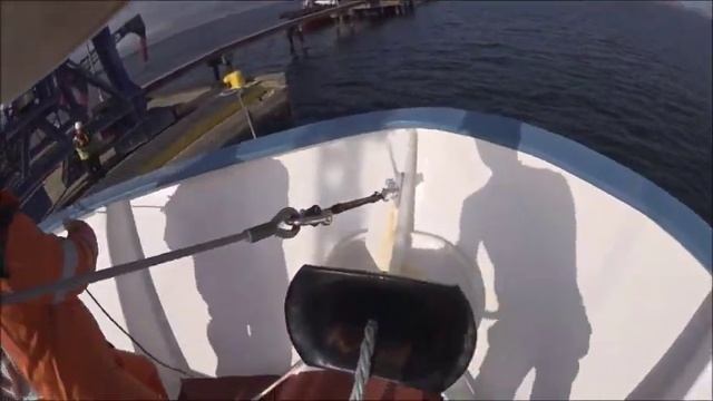 Швартовка судна к причалу. Usual mooring смотреть онлайн