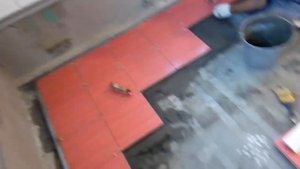 Как укладывать напольную плитку ! Немного о процессе.