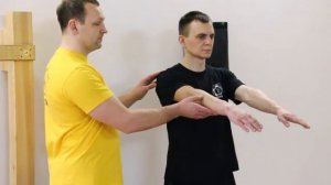 Уроки Вин Чунь  Базовая техника  Учебное положение рук Вин Чунь